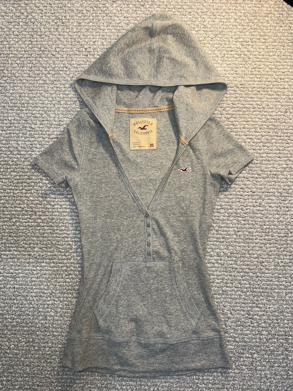 HOLLISTER Women's Gray Short-Sleeve Hooded Henley